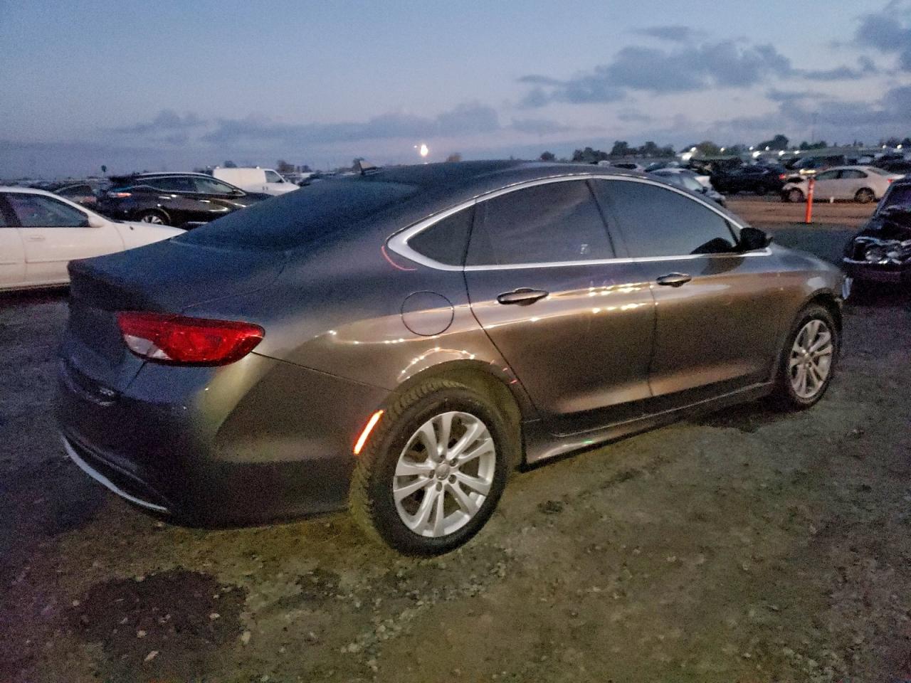 2016 CHRYSLER 200 LIMITED photo 3
