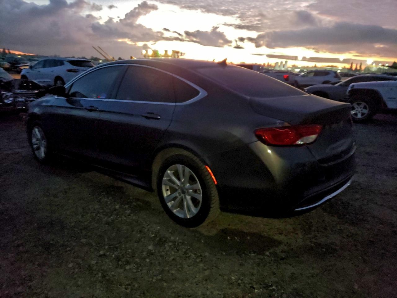 2016 CHRYSLER 200 LIMITED photo 2