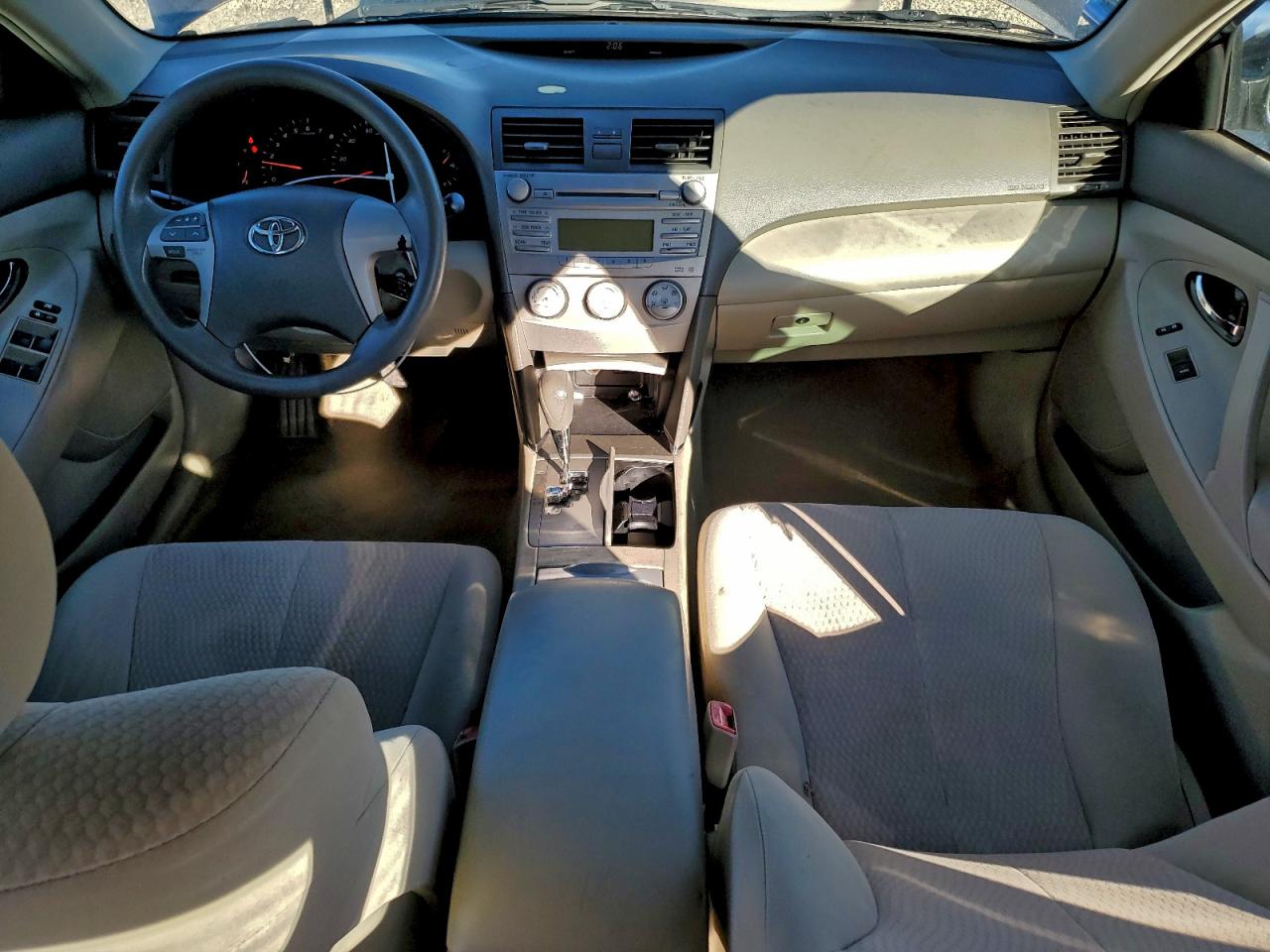 2011 TOYOTA CAMRY BASE photo 8
