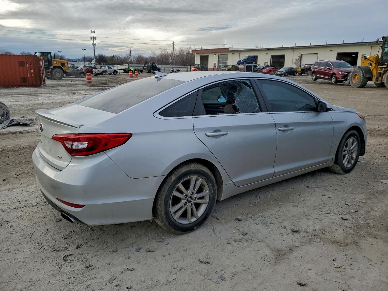 2015 HYUNDAI SONATA SE photo 3