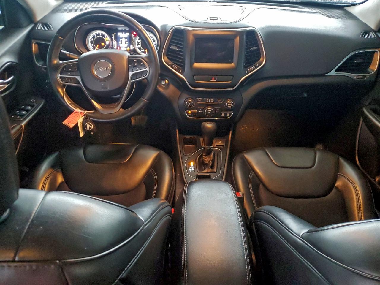 2019 JEEP CHEROKEE LATITUDE PLUS photo 8