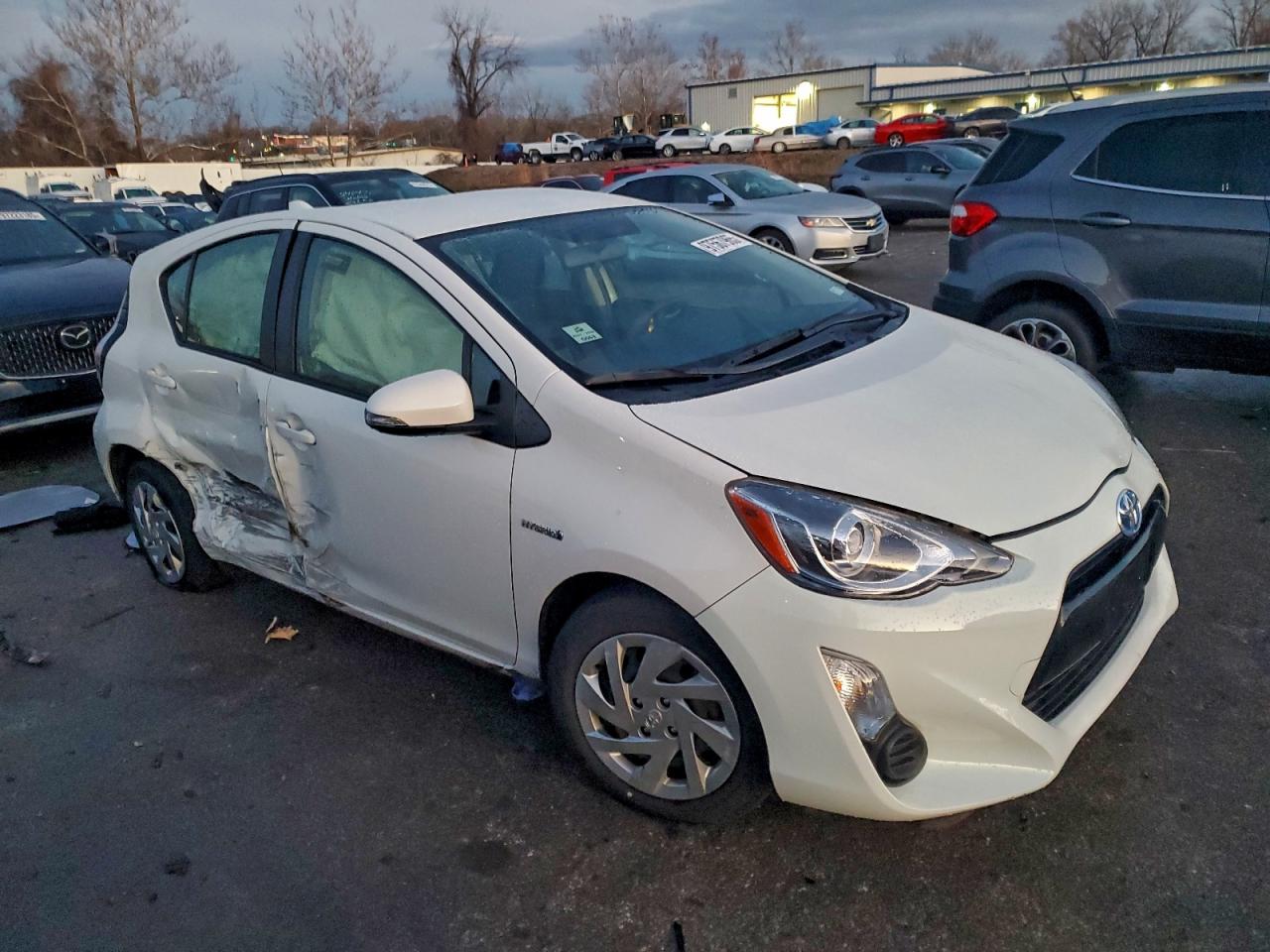 2015 TOYOTA PRIUS C photo 7
