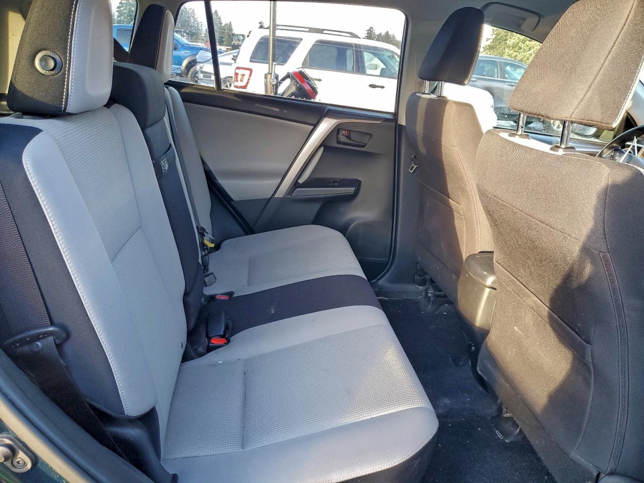 2018 TOYOTA RAV4 HV LE photo 21