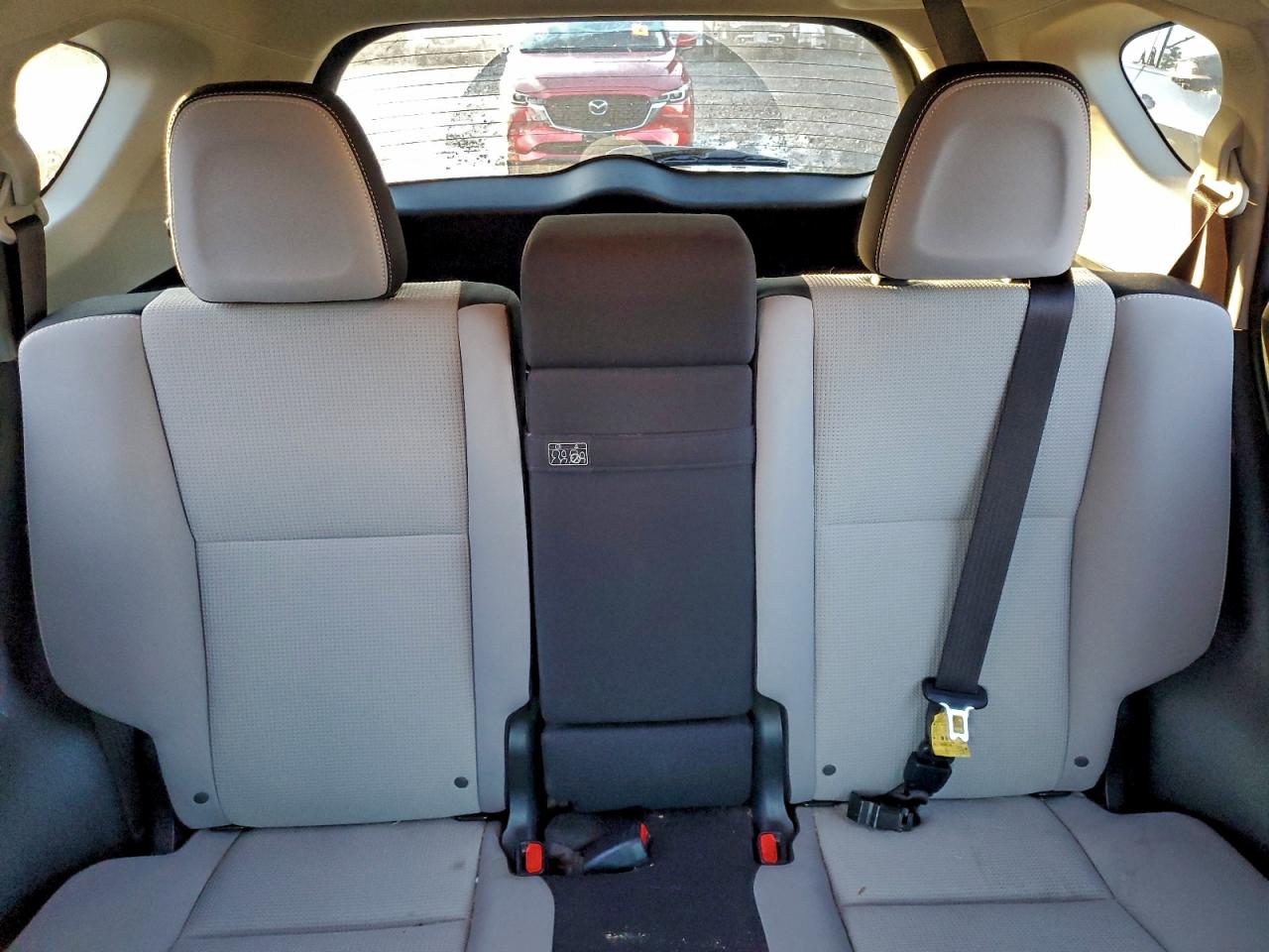 2018 TOYOTA RAV4 HV LE photo 19