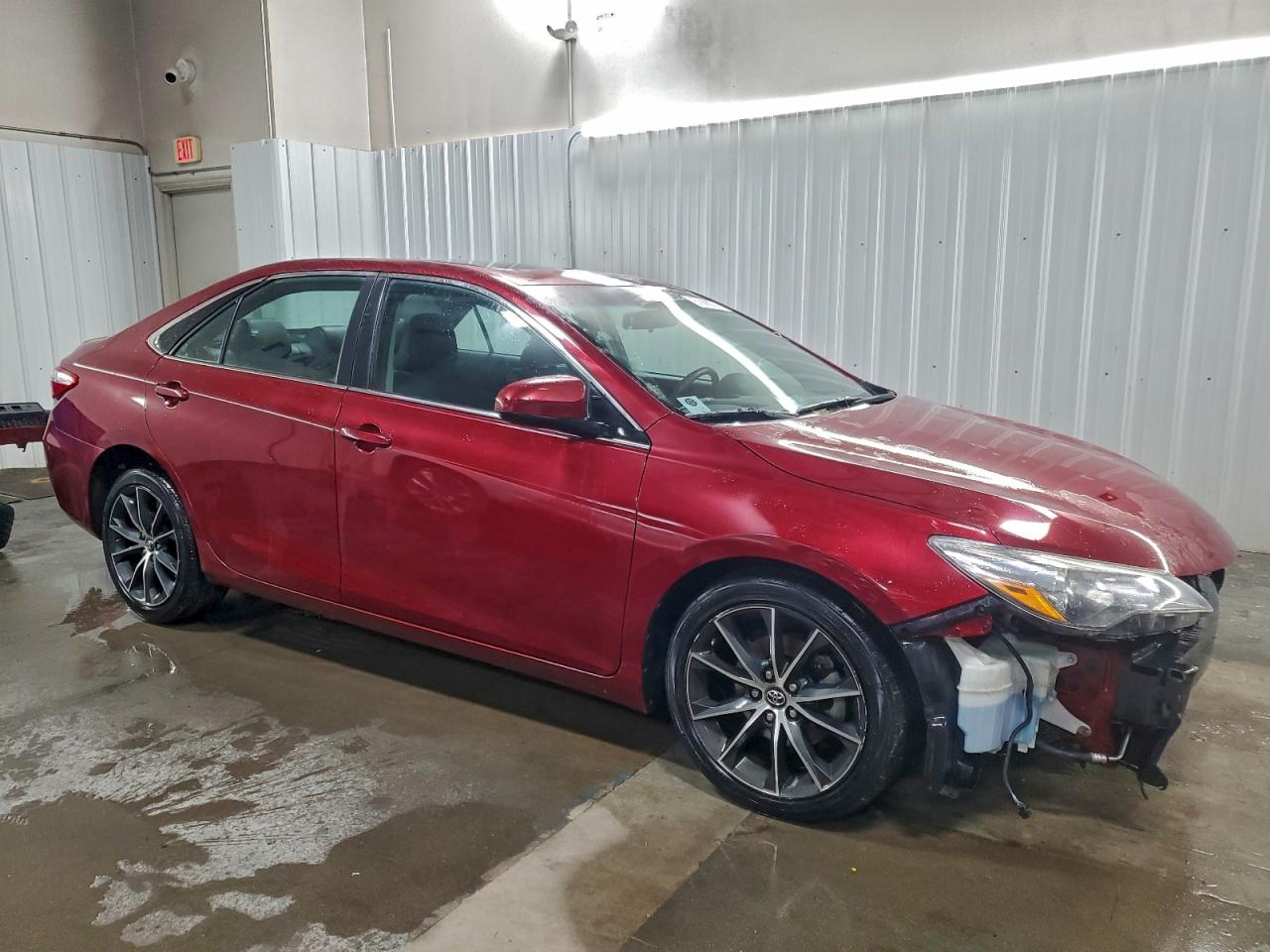2017 TOYOTA CAMRY XSE photo 4