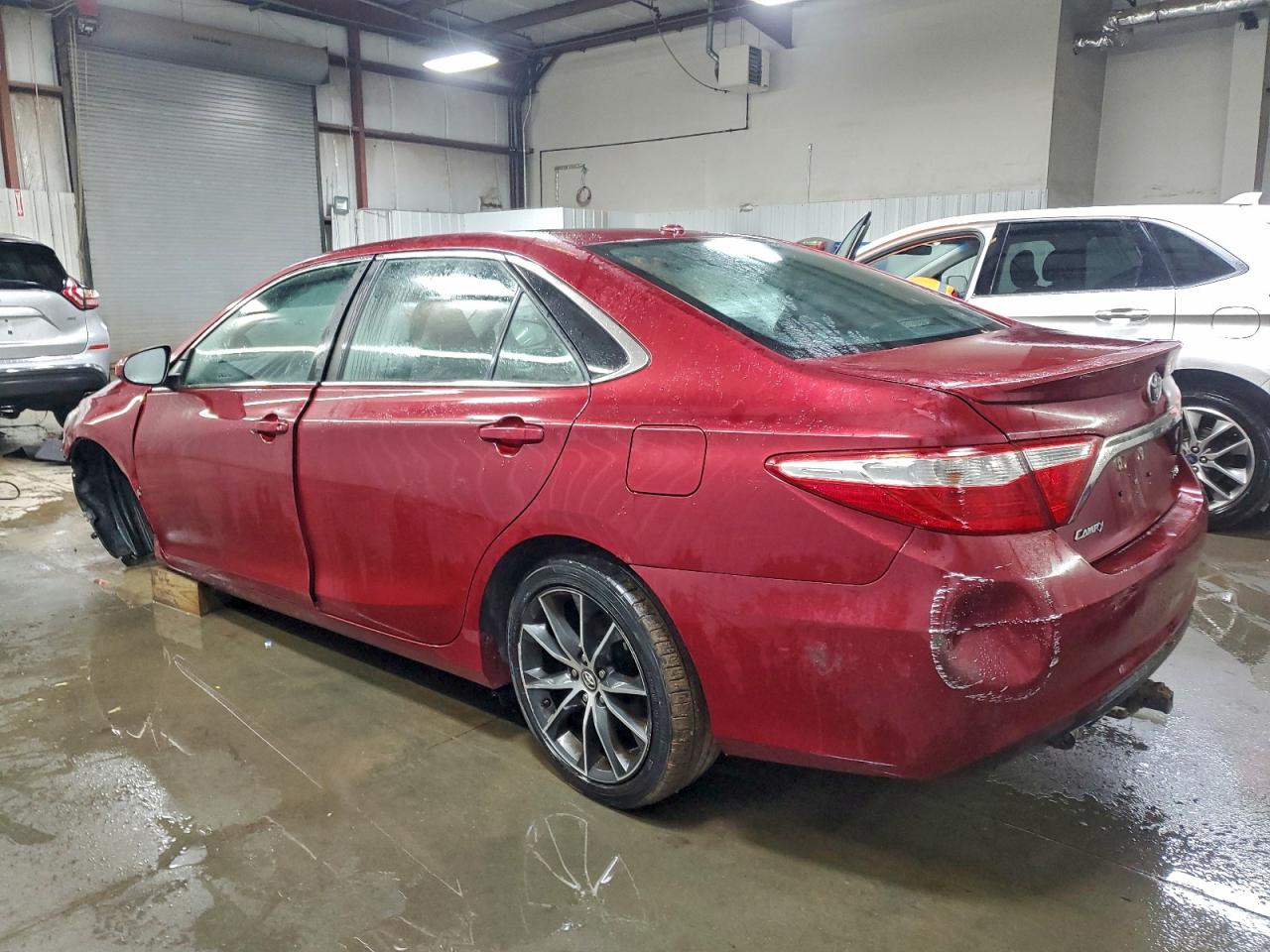 2017 TOYOTA CAMRY XSE photo 2