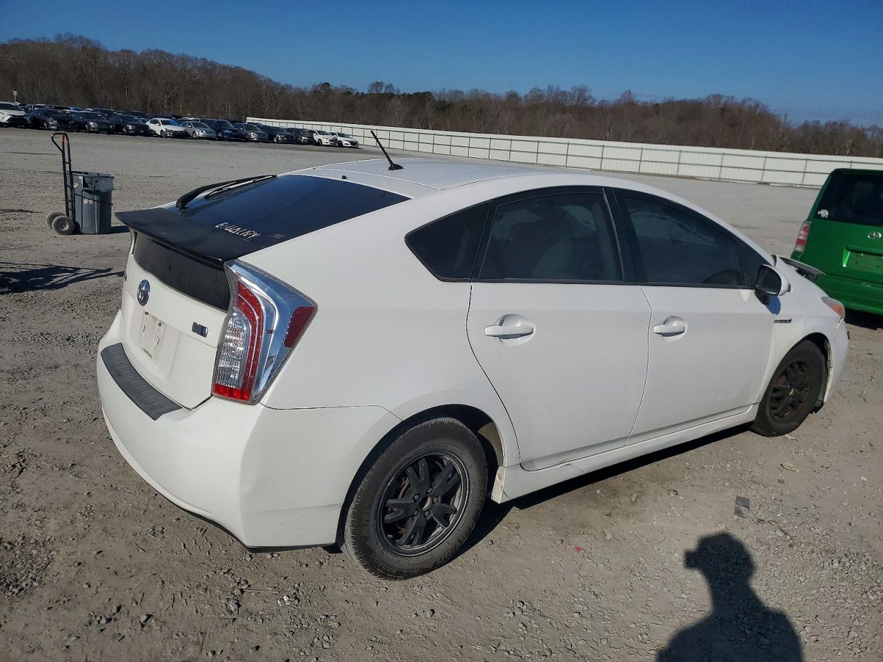 2014 TOYOTA PRIUS photo 3