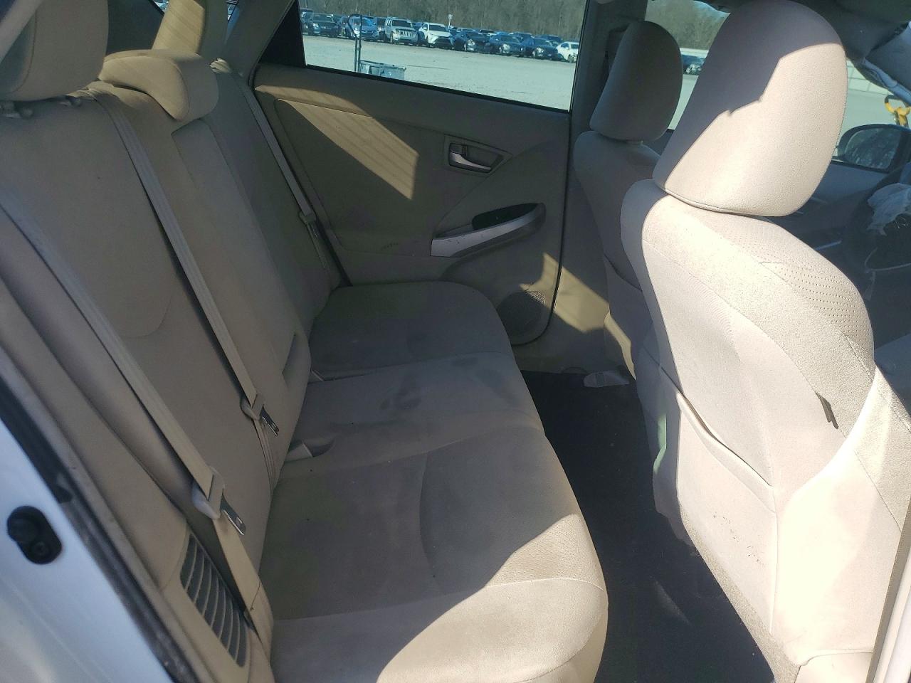 2014 TOYOTA PRIUS photo 10