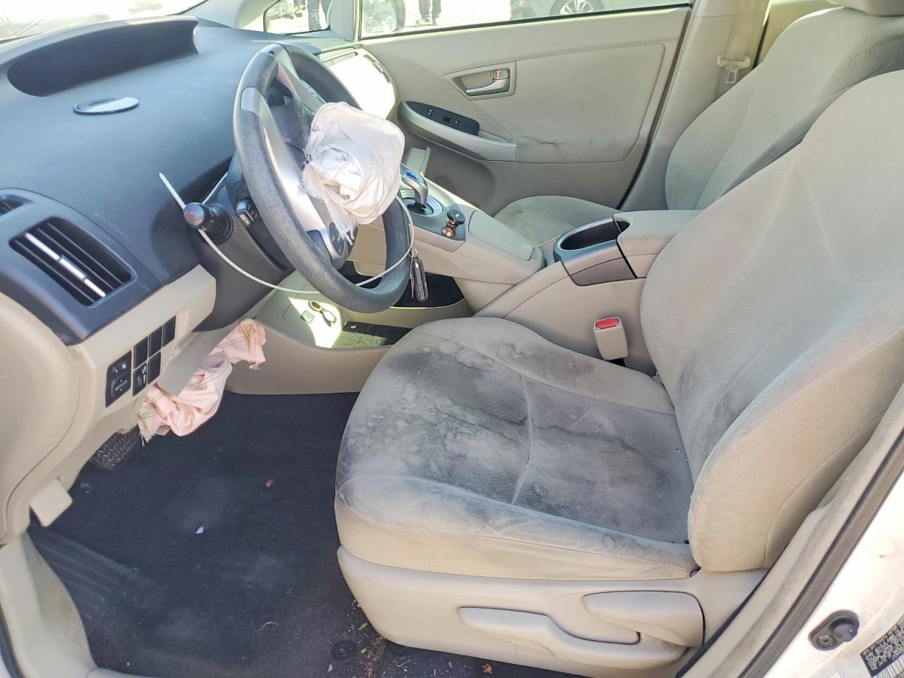 2014 TOYOTA PRIUS photo 7