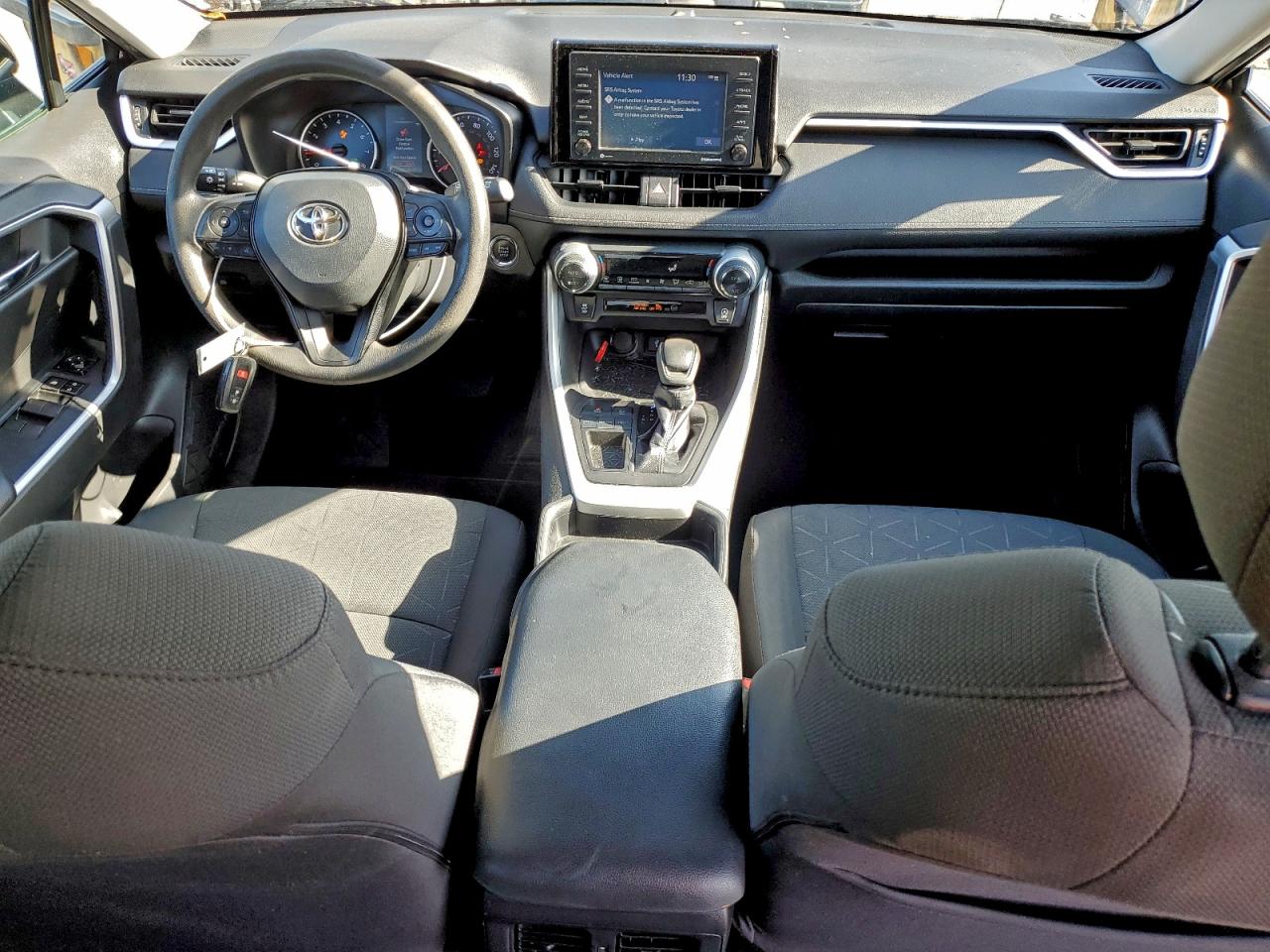 2021 TOYOTA RAV4 XLE photo 8