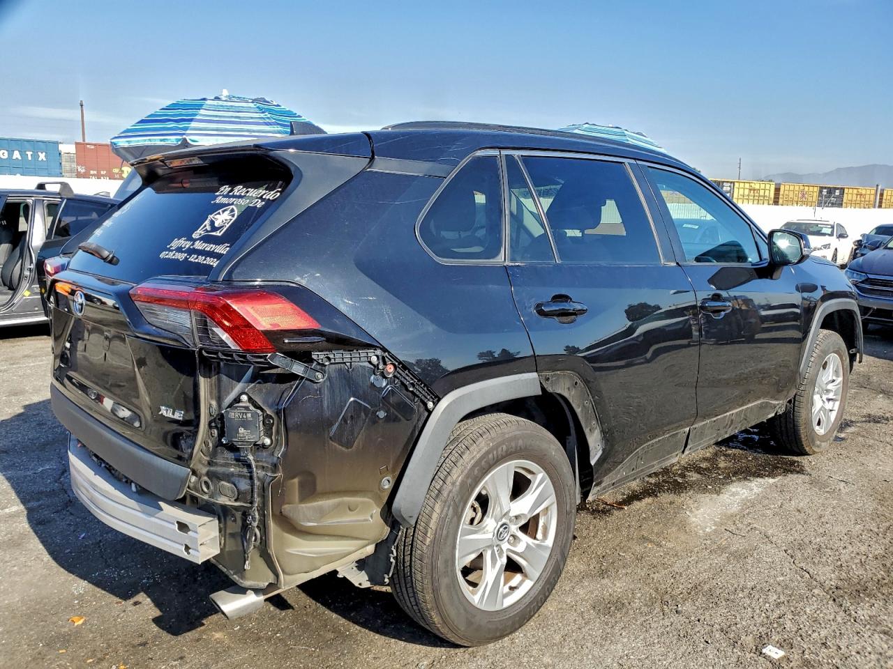 2021 TOYOTA RAV4 XLE photo 3