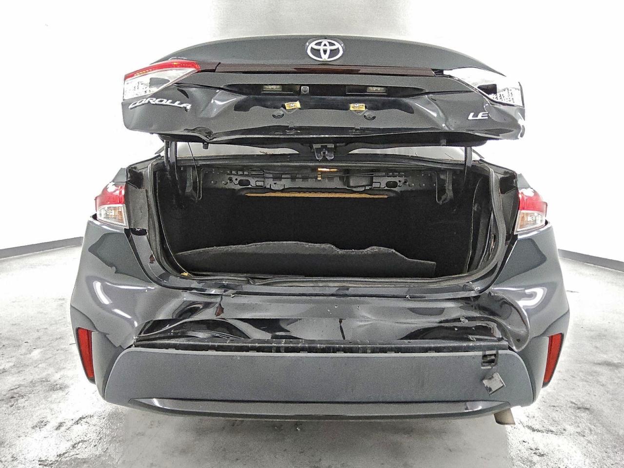 2020 TOYOTA COROLLA LE photo 6