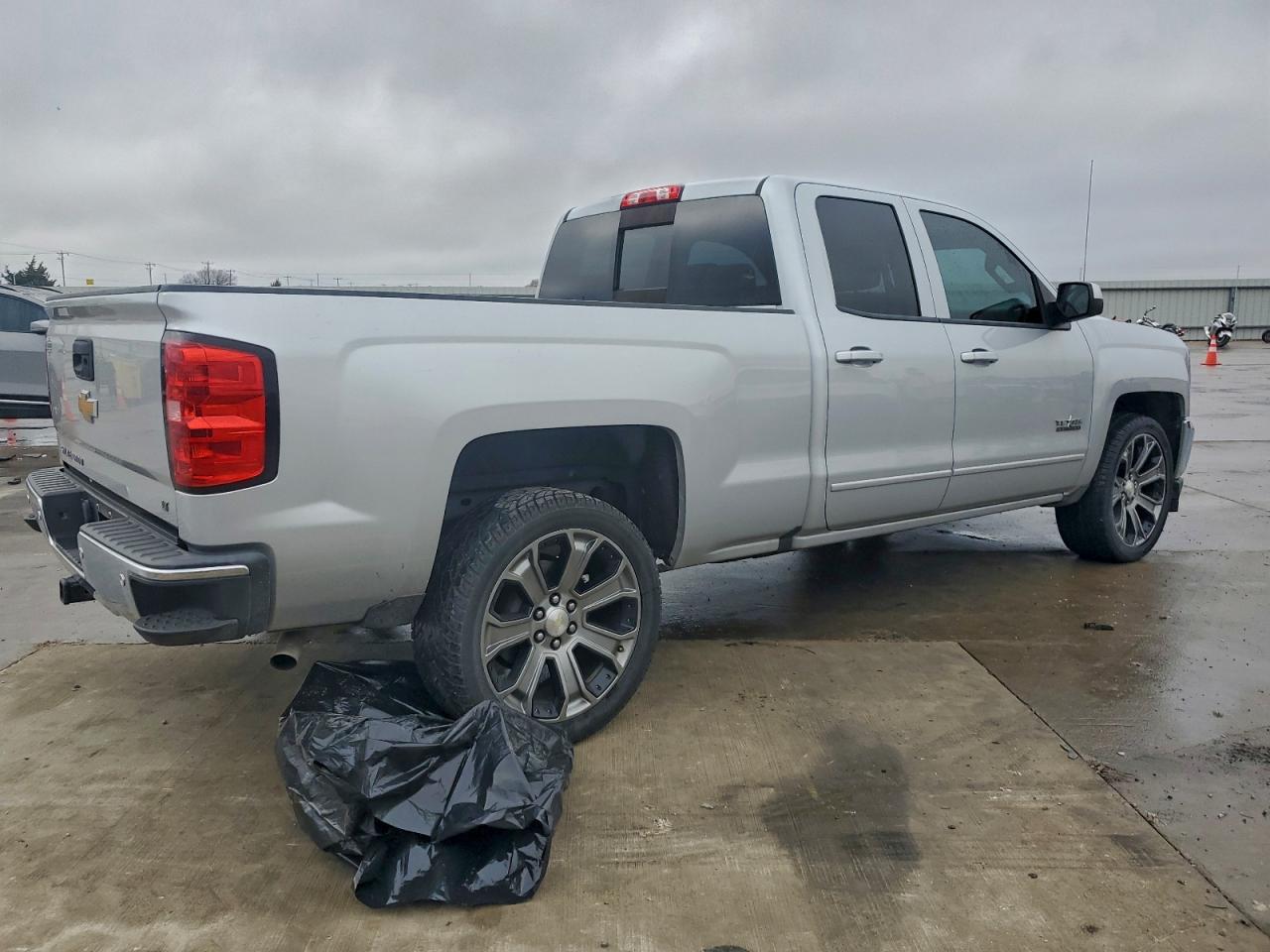 2018 CHEVROLET SILVERADO C1500 LT photo 3