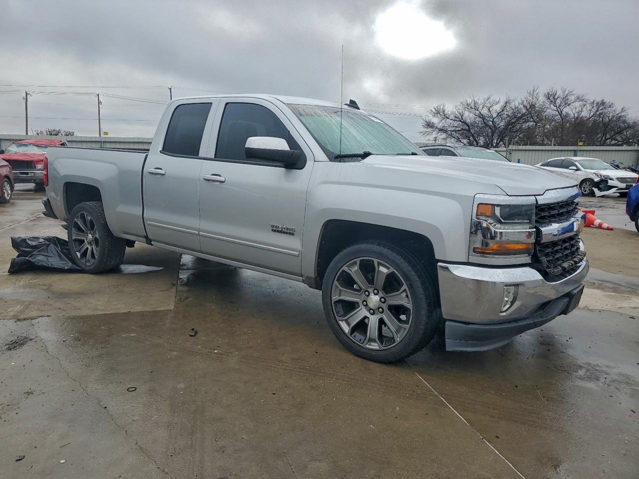 2018 CHEVROLET SILVERADO C1500 LT photo 4