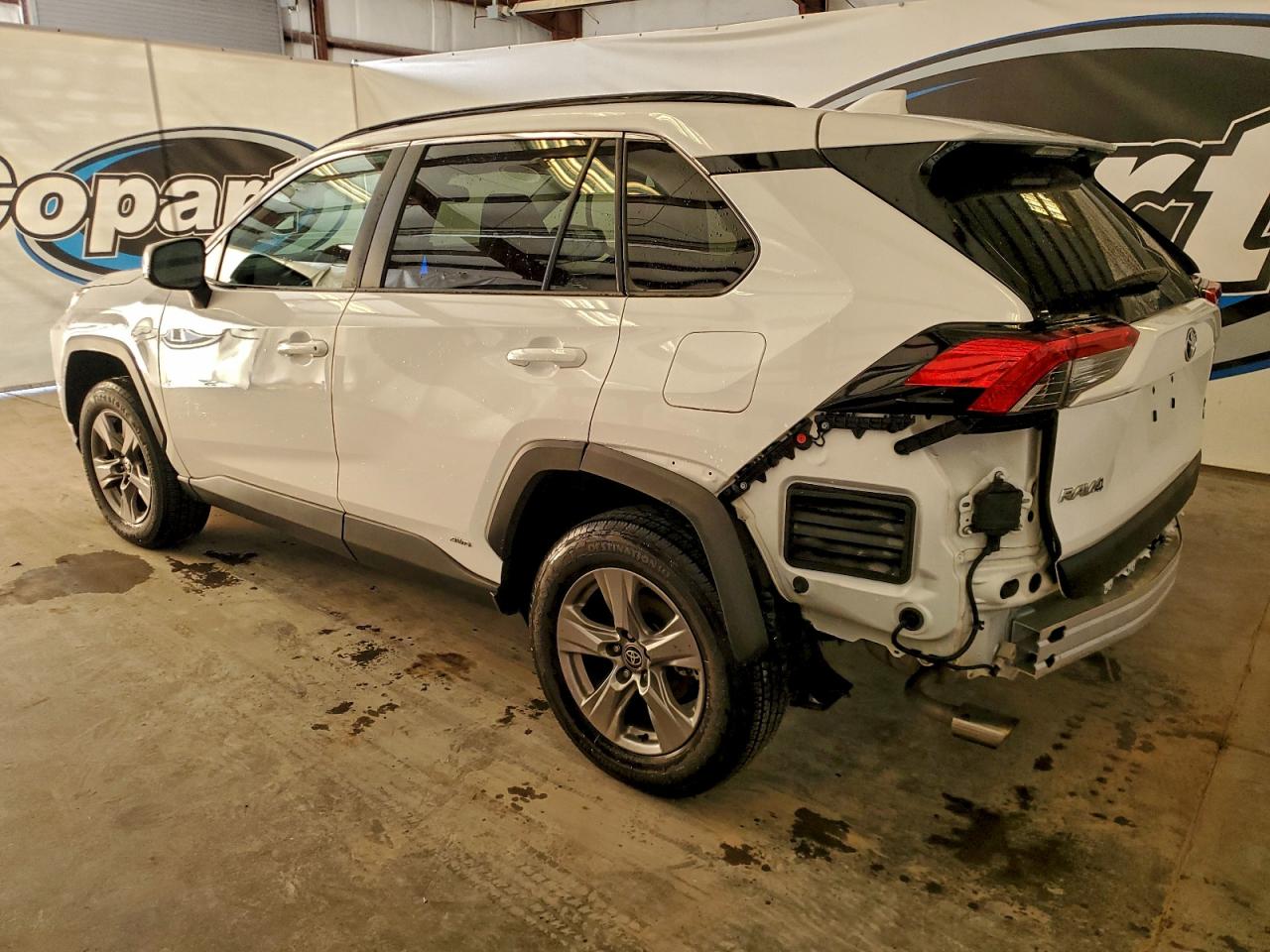 2024 TOYOTA RAV4 XLE photo 2