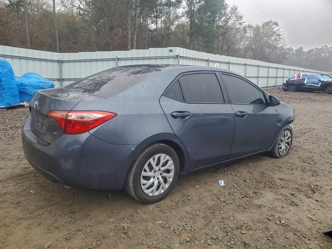 2018 TOYOTA COROLLA L photo 3