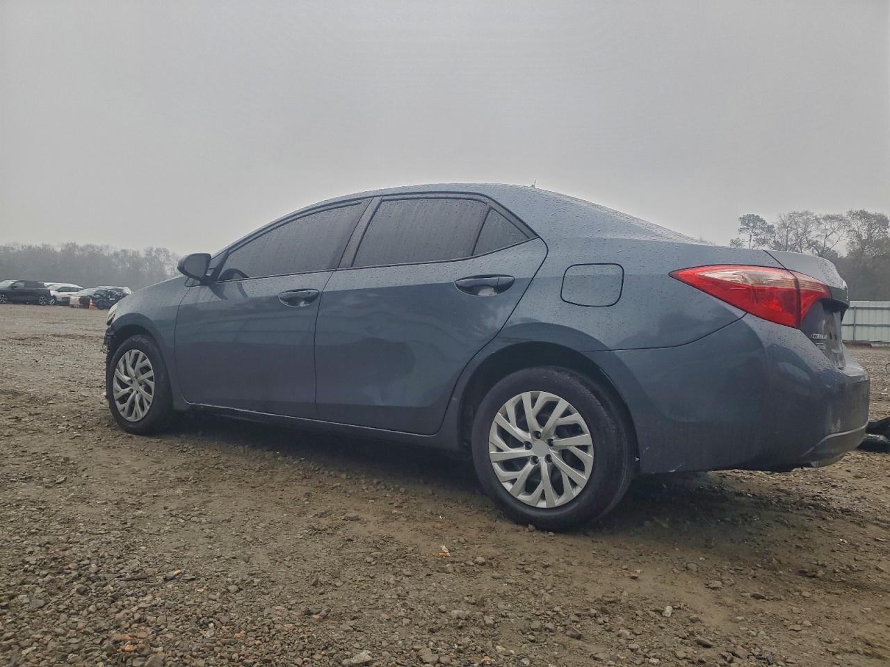 2018 TOYOTA COROLLA L photo 2