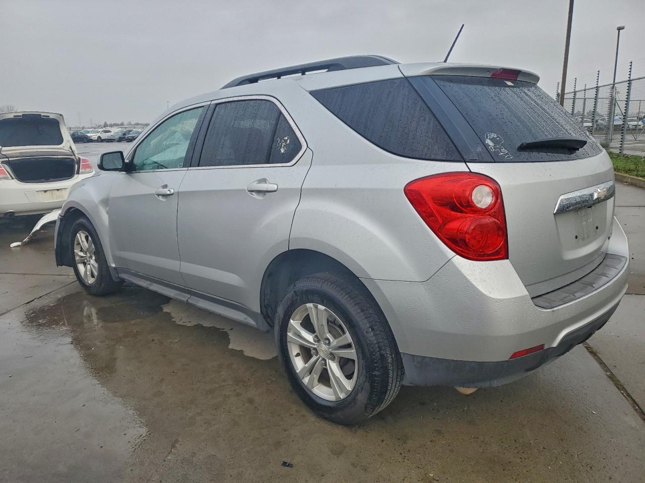 2015 CHEVROLET EQUINOX LT photo 2