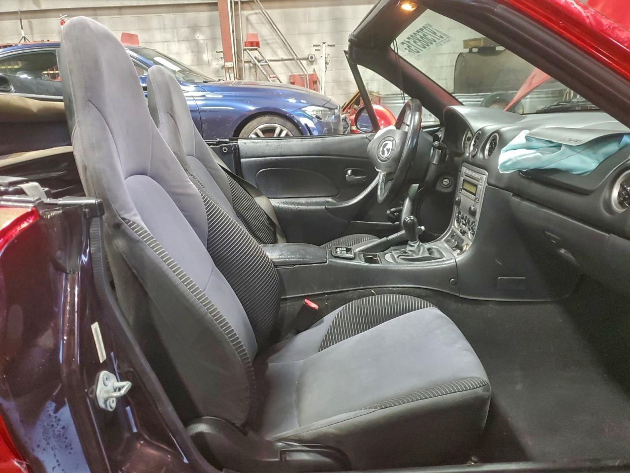 2005 MAZDA MX-5 MIATA BASE photo 10