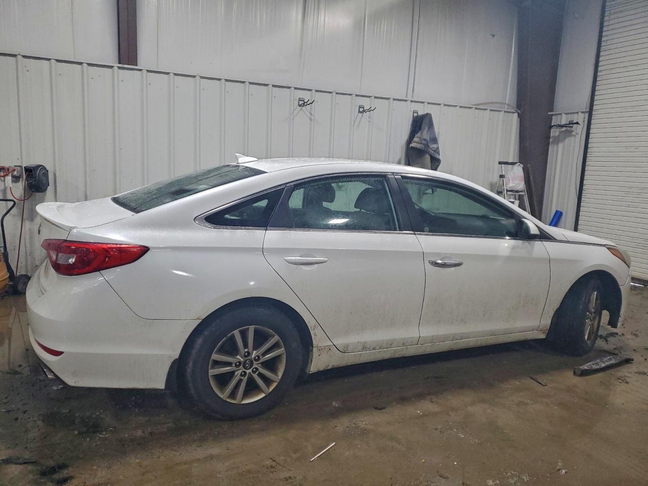 2015 HYUNDAI SONATA SE photo 3