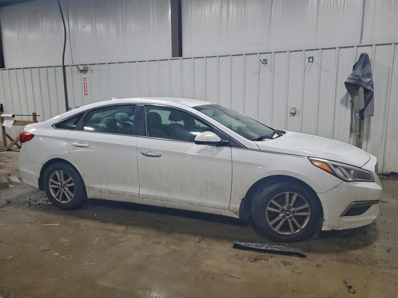 2015 HYUNDAI SONATA SE photo 4