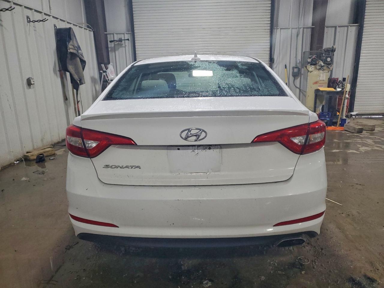 2015 HYUNDAI SONATA SE photo 6