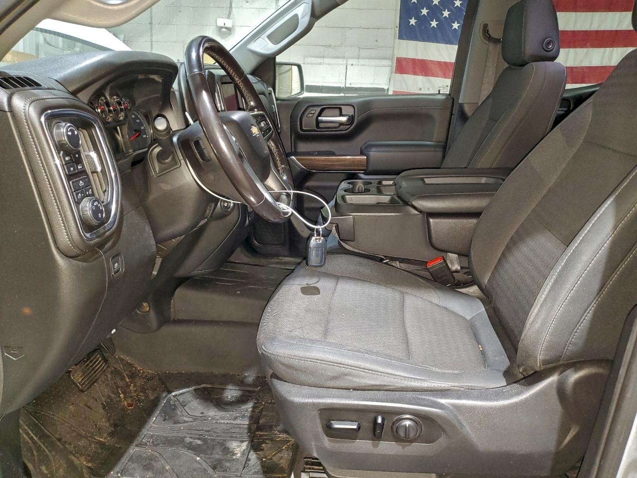 2019 CHEVROLET SILVERADO K1500 LT photo 7