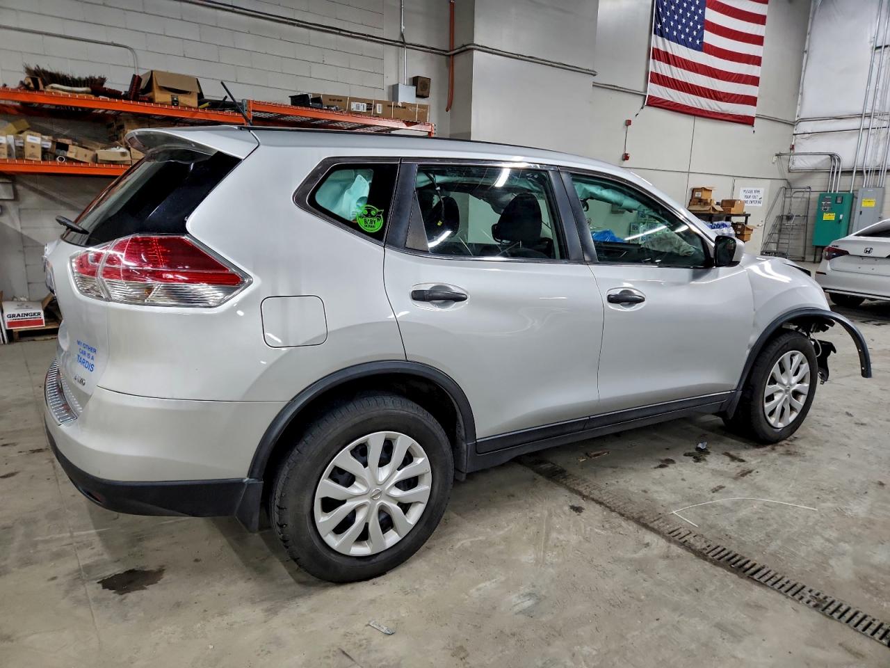 2016 NISSAN ROGUE S photo 3