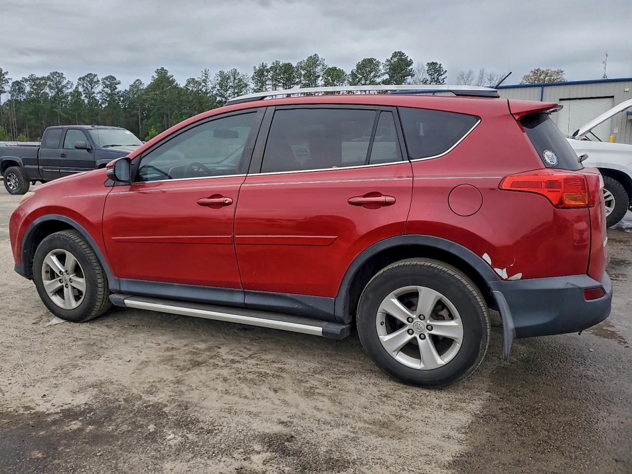 2014 TOYOTA RAV4 XLE photo 2