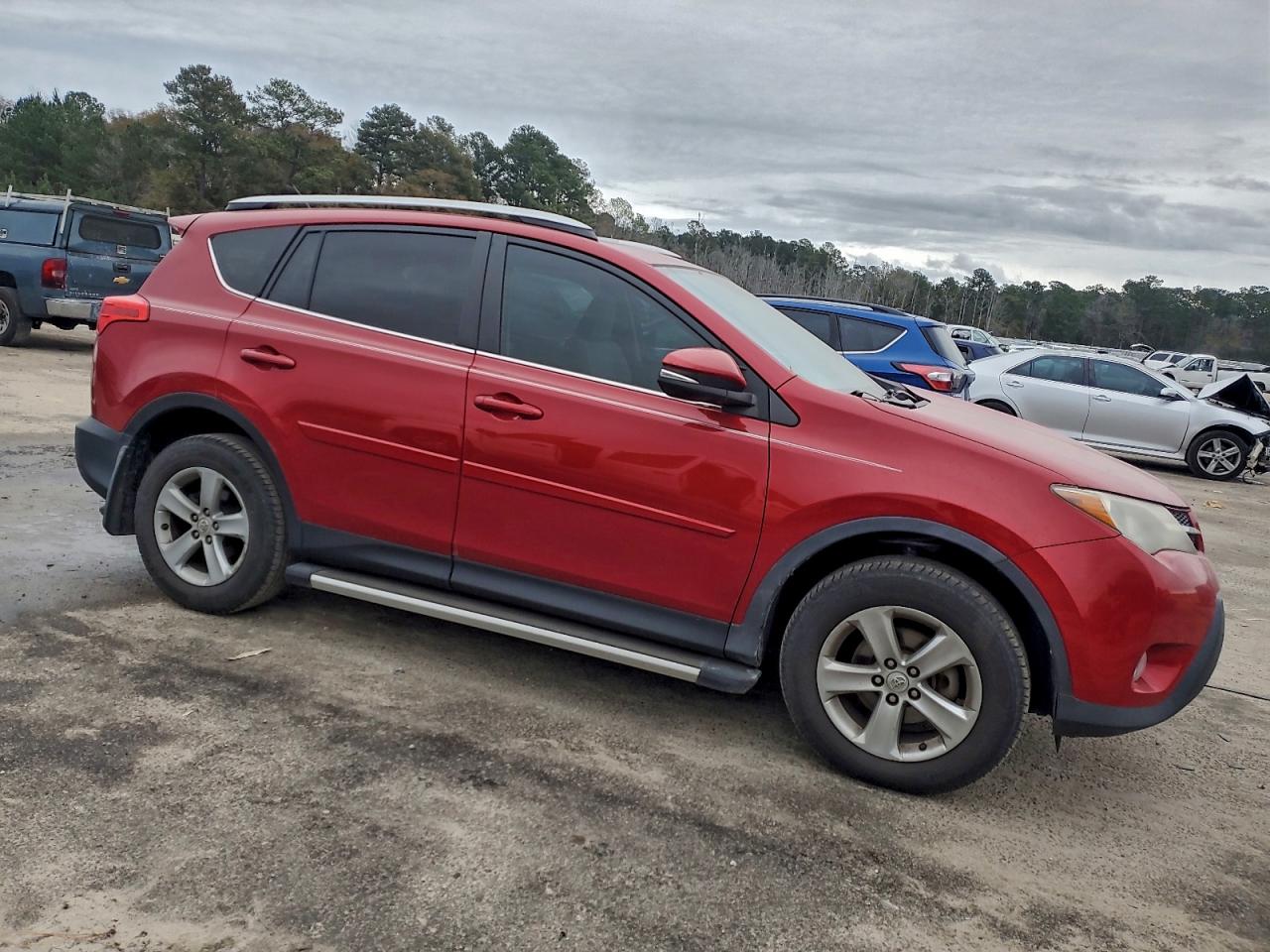 2014 TOYOTA RAV4 XLE photo 4