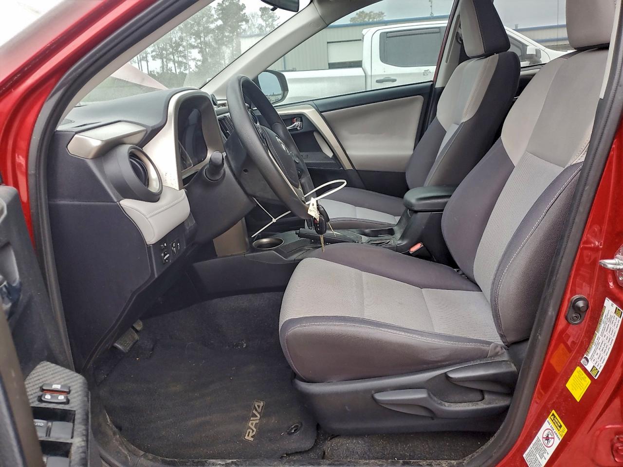 2014 TOYOTA RAV4 XLE photo 7