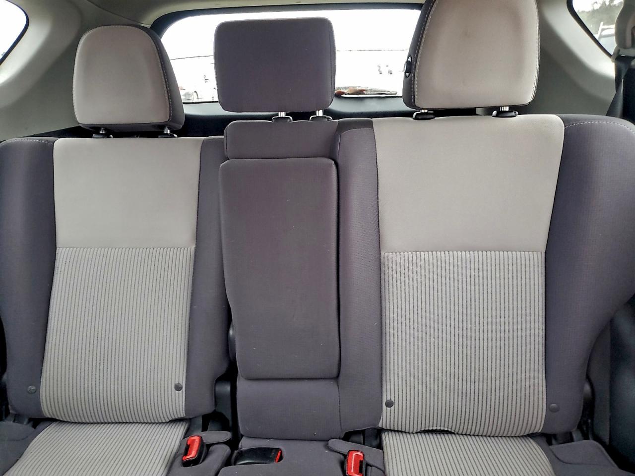 2014 TOYOTA RAV4 XLE photo 10