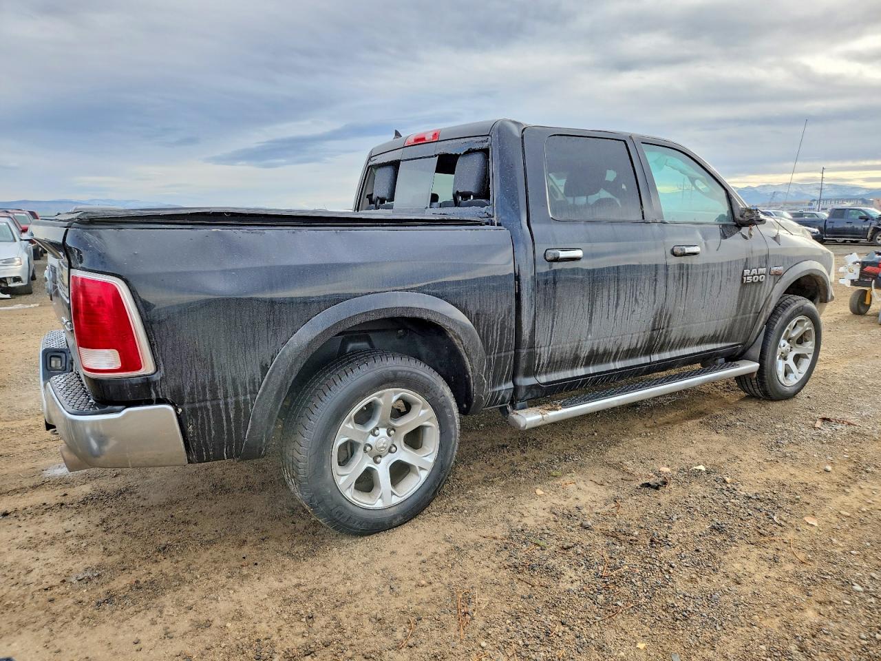 2013 RAM 1500 LARAMIE photo 3