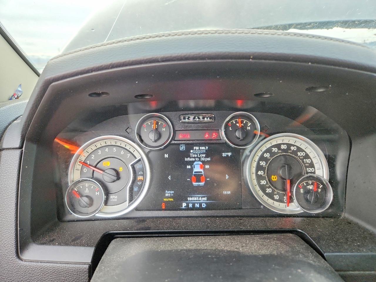 2013 RAM 1500 LARAMIE photo 9