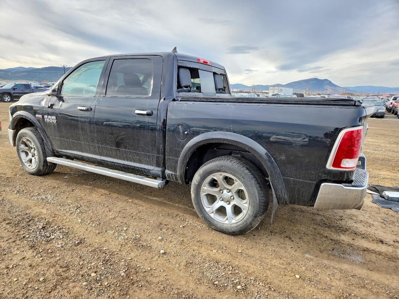 2013 RAM 1500 LARAMIE photo 2