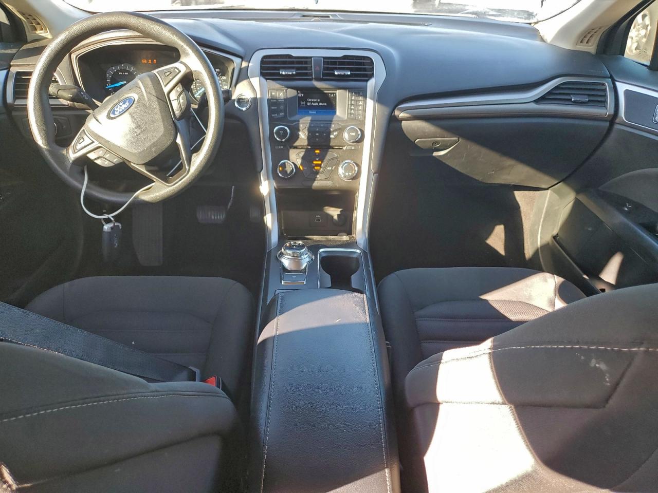 2017 FORD FUSION SE photo 8
