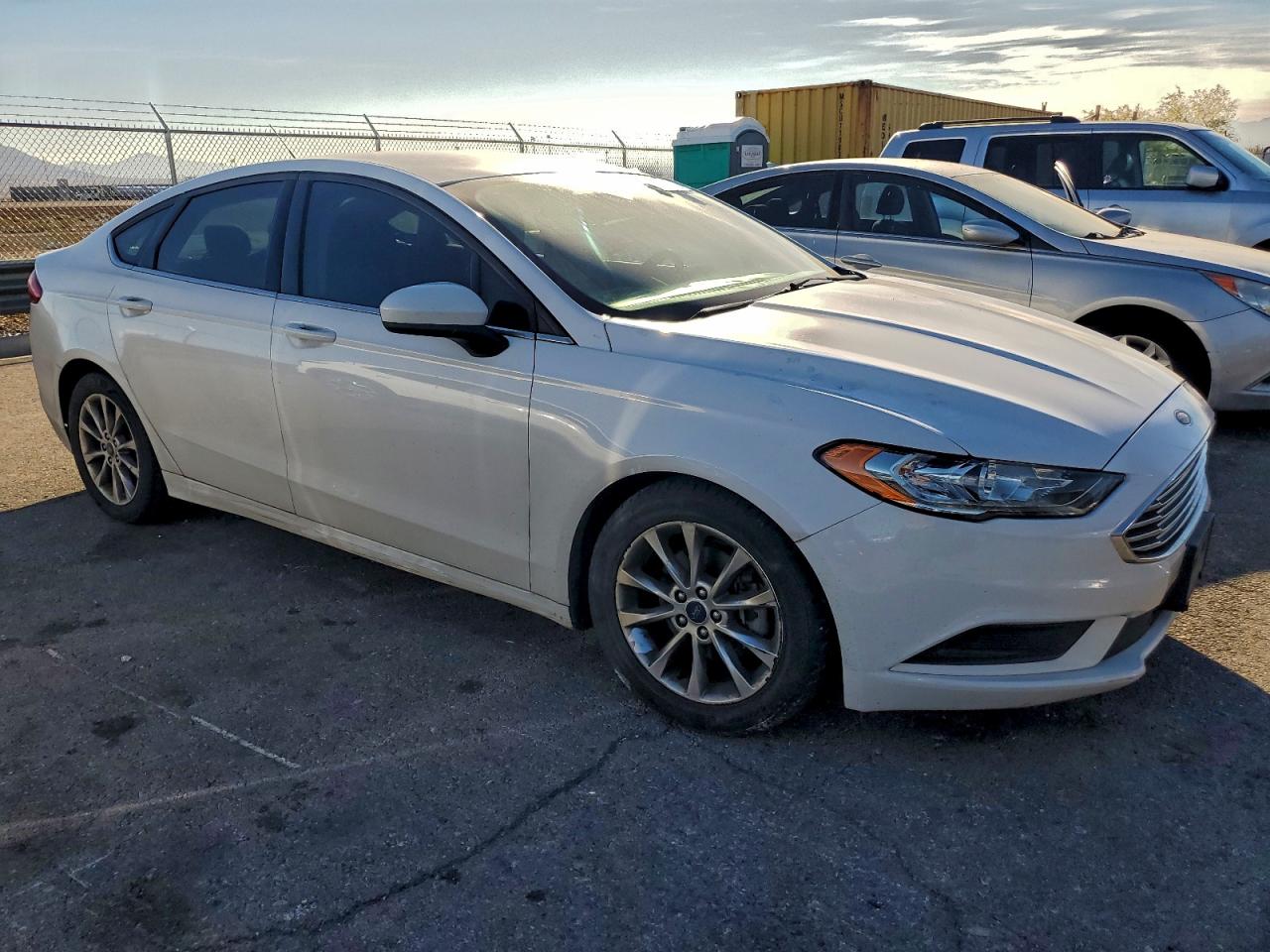 2017 FORD FUSION SE photo 4