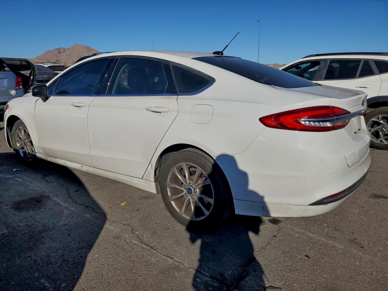 2017 FORD FUSION SE photo 2