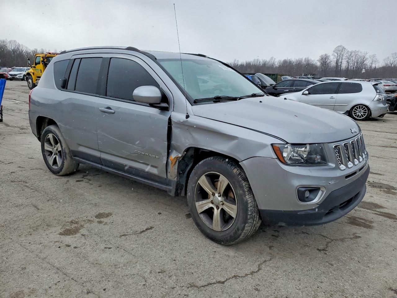2017 JEEP COMPASS LATITUDE photo 4