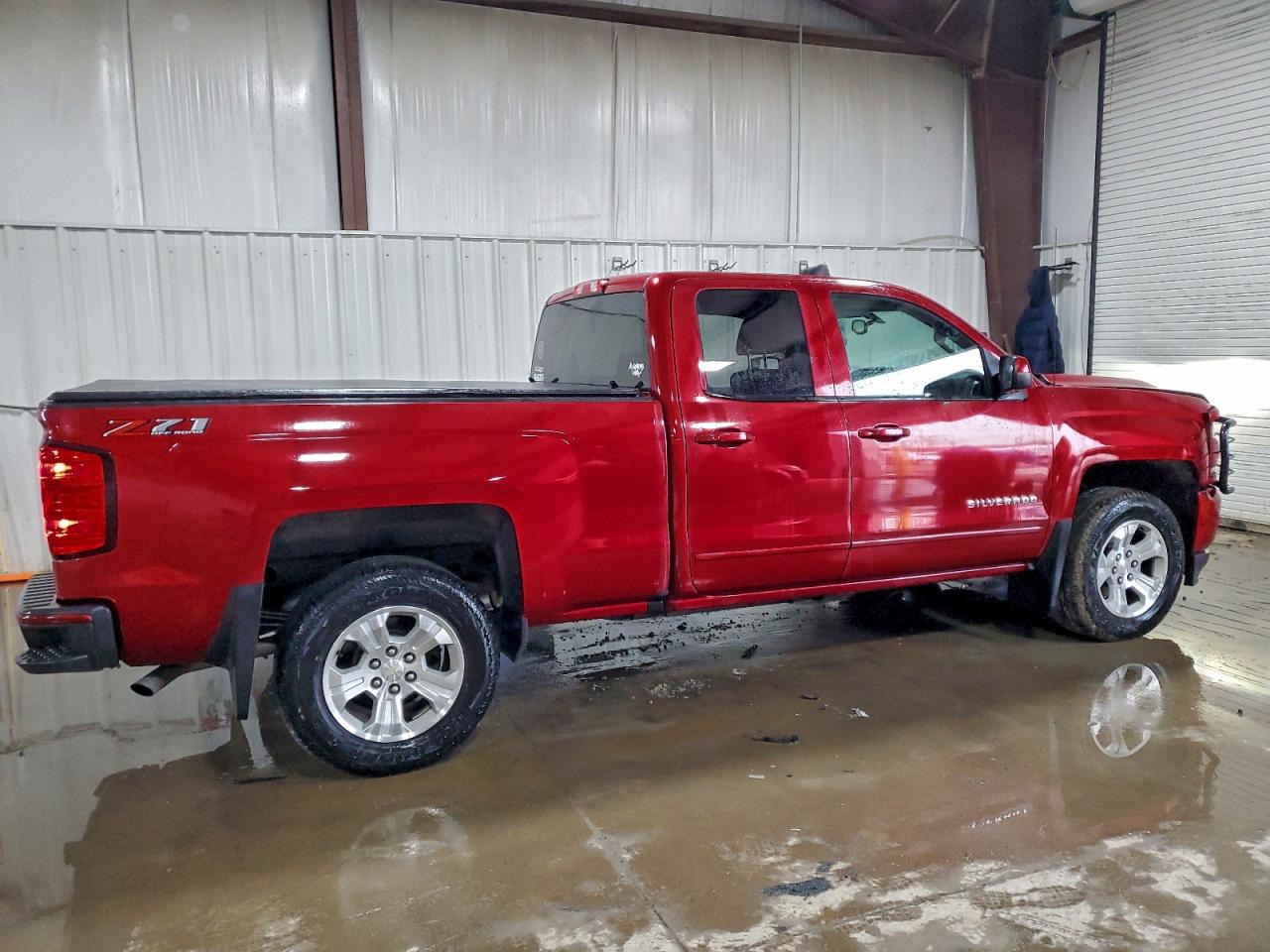 2018 CHEVROLET SILVERADO K1500 LT photo 3