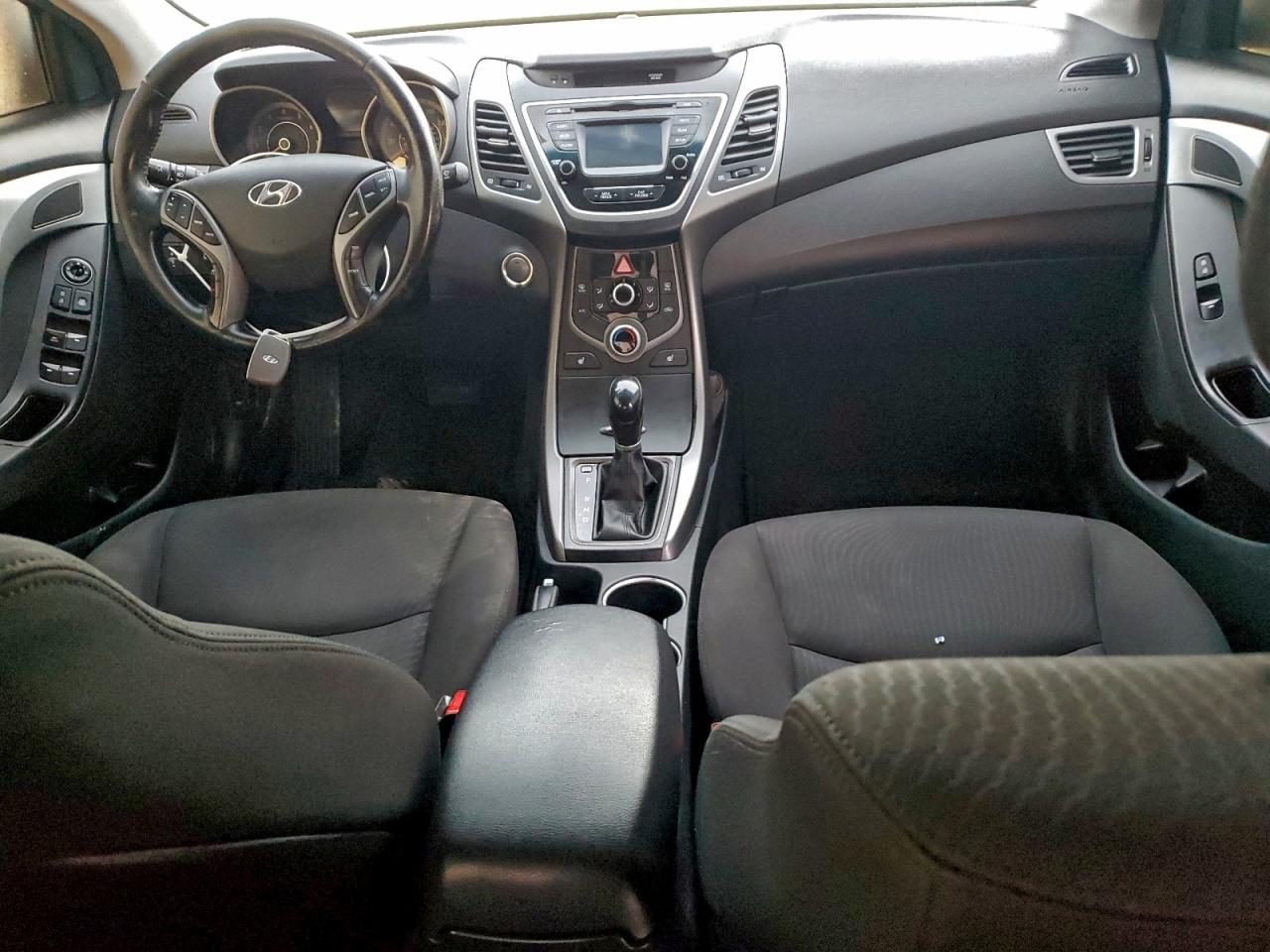 2016 HYUNDAI ELANTRA SE photo 8