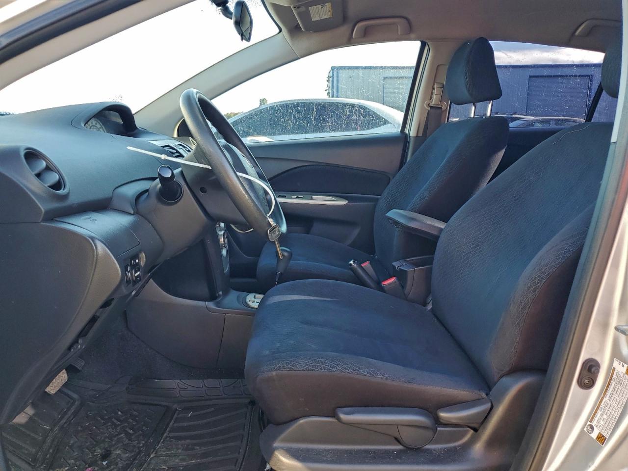 2007 TOYOTA YARIS photo 7