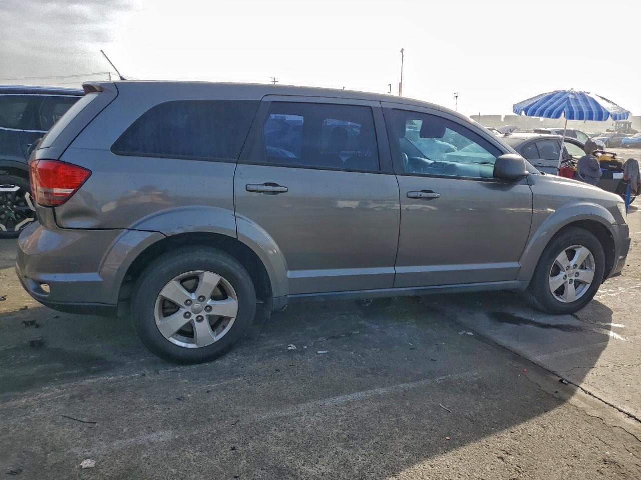 2013 DODGE JOURNEY SE photo 3