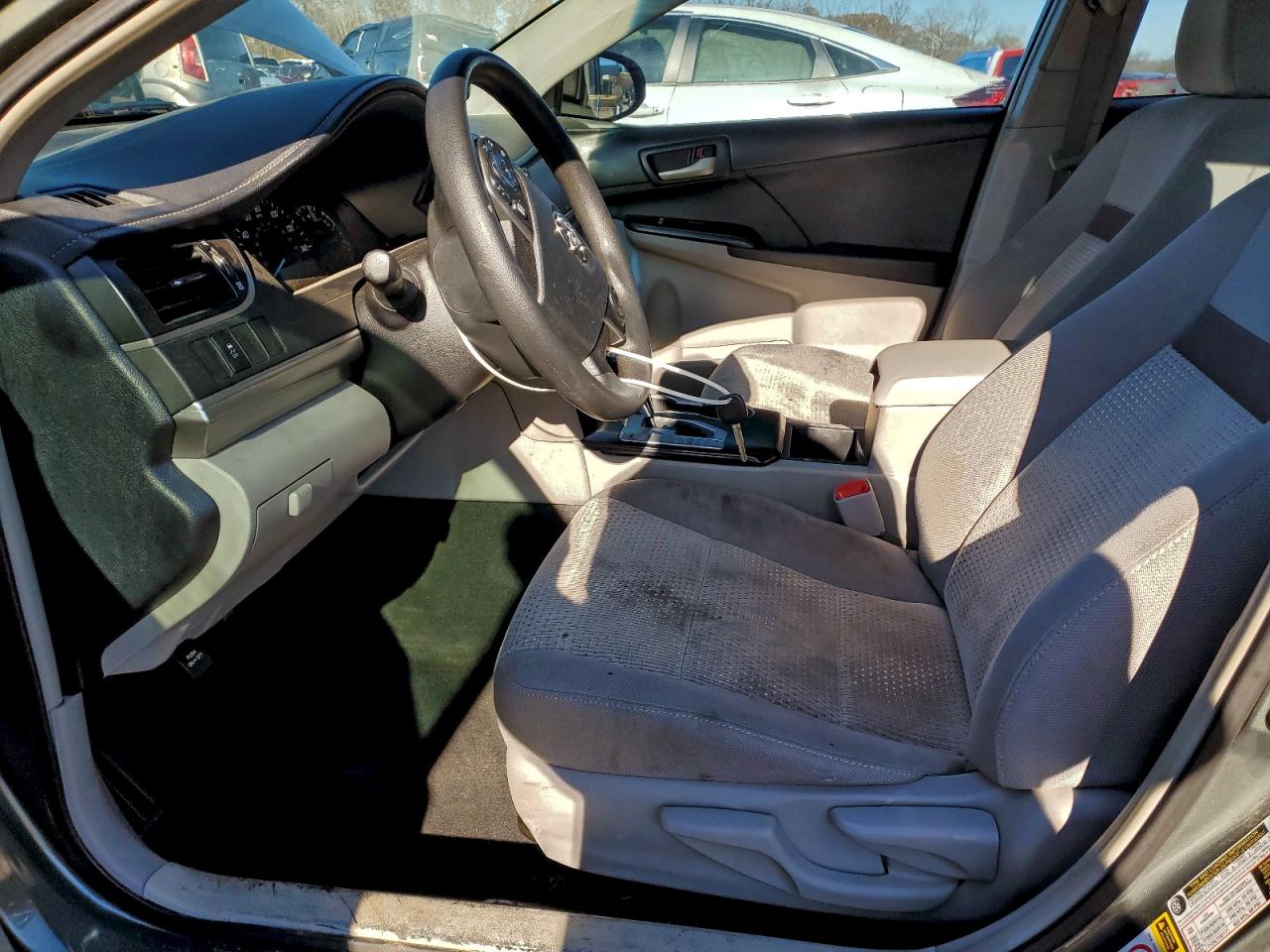 2013 TOYOTA CAMRY L photo 7