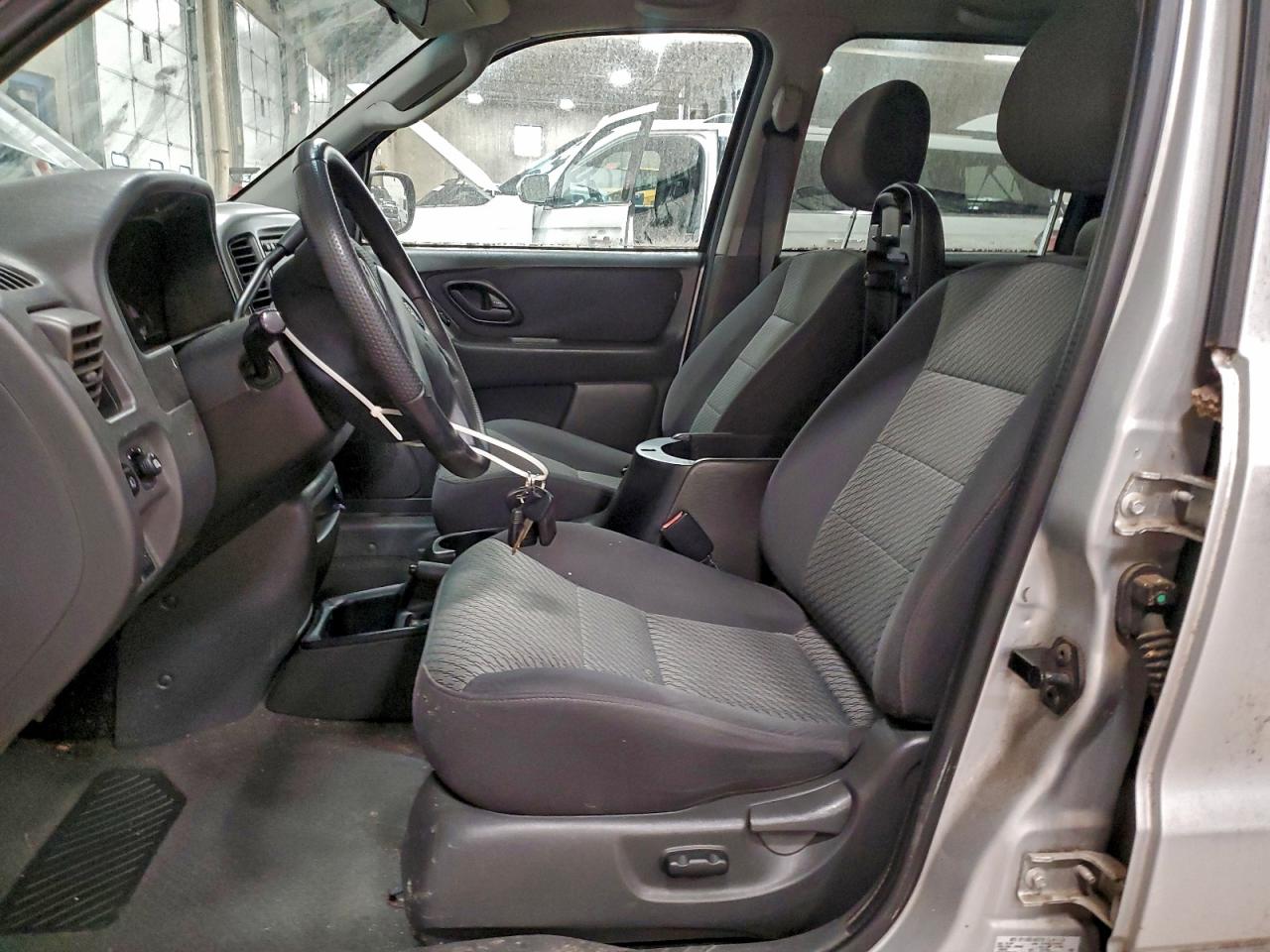 2003 FORD ESCAPE XLT photo 7