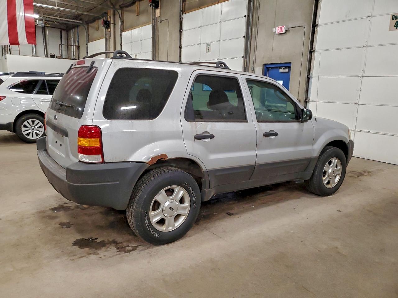 2003 FORD ESCAPE XLT photo 3