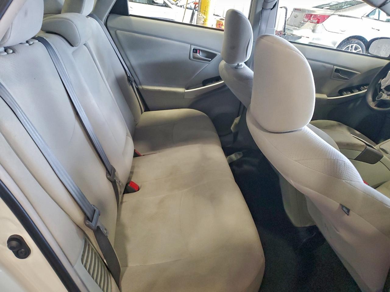 2015 TOYOTA PRIUS photo 10