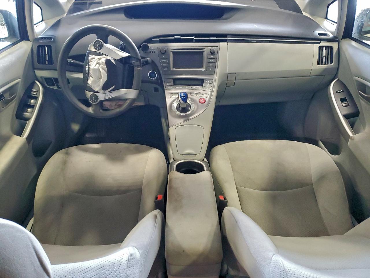 2015 TOYOTA PRIUS photo 8