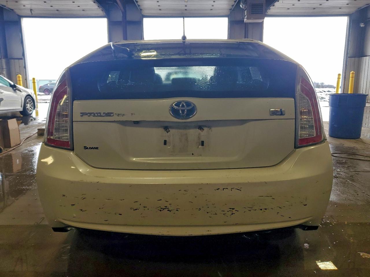 2015 TOYOTA PRIUS photo 6