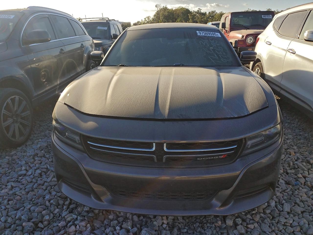 2017 DODGE CHARGER SE photo 5